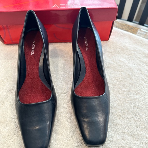 Aerosols Navy Heels - Picture 2 of 3